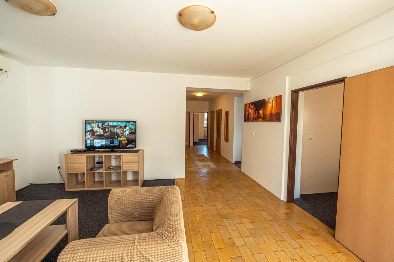 Xlsuite Apartment Comfort Пьештяни Экстерьер фото